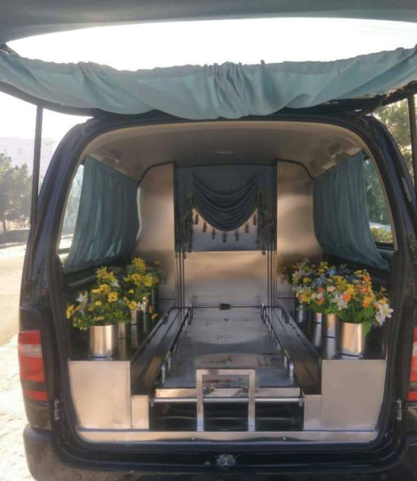 遗体运输车